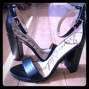 Sam Edelman Black Leather Block Sandals  👡